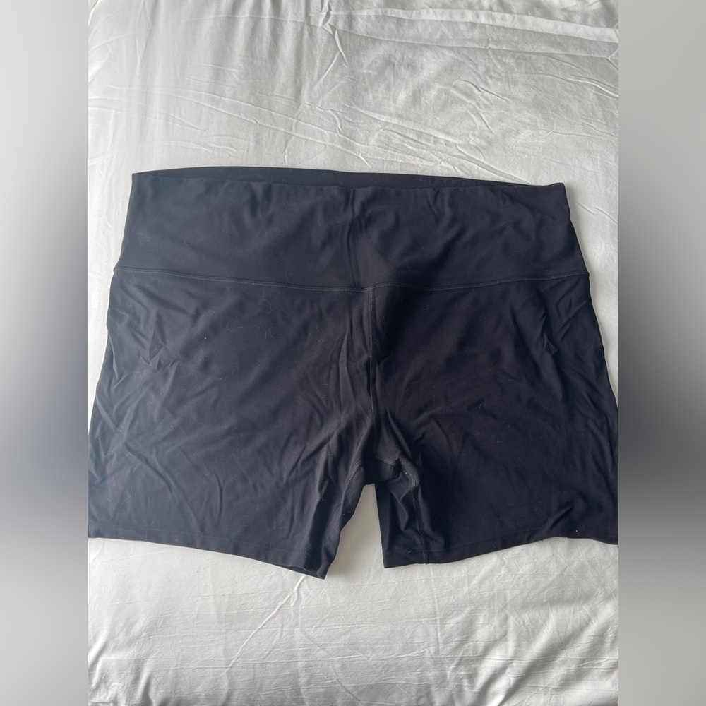 High-rise soft shorts